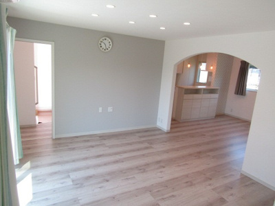 【居間・リビング】 | 【太陽光パネル搭載】甲府市羽黒町 | おしゃれな居間です