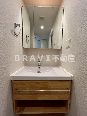 セレニテ本町東リアン　BRAVI不動産の独立洗面台|【セレニテ本町東リアン】独立洗面台、朝の身支度には欠かせません