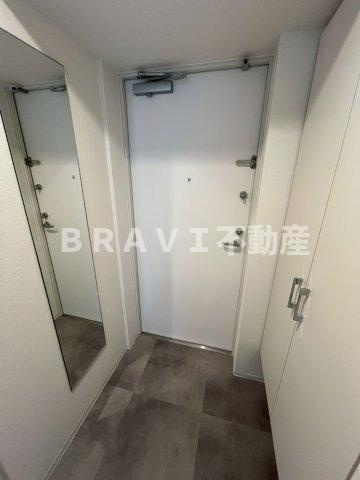 セレニテ本町東リアン　BRAVI不動産の玄関|【セレニテ本町東リアン】シンプルで使いやすい玄関です