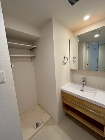 セレニテ本町東リアン　BRAVI不動産の洗面所|【セレニテ本町東リアン】洗面所です