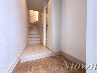 【玄関】 | メゾン生駒町 | 玄関です