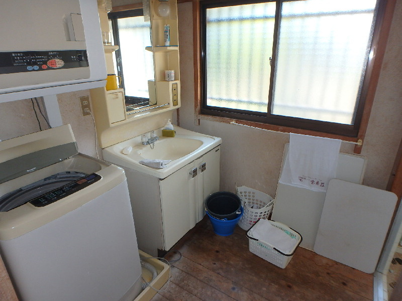 S1675H　立野中古住宅の独立洗面台