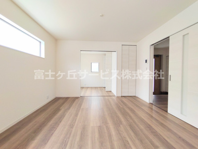 【居間・リビング】 | 豊川市平井町 58期 新築一戸建て 1号棟 | おしゃれなリビングです