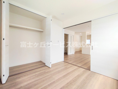 【洋室】 | 豊川市平井町 58期 新築一戸建て 1号棟 | 1階4.5帖の洋室です