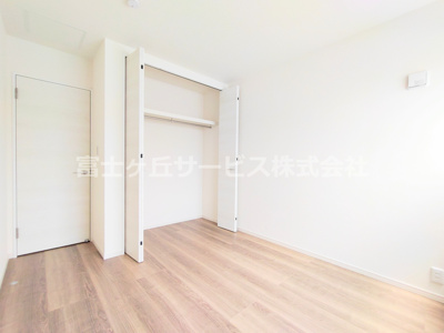 【子供部屋】 | 豊川市平井町 58期 新築一戸建て 1号棟 | 5.25帖の洋室です