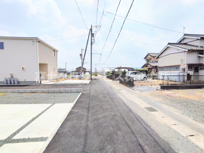 【前面道路含む現地写真】 | 豊川市平井町 58期 新築一戸建て 1号棟 | 前面道路含む現地写真です