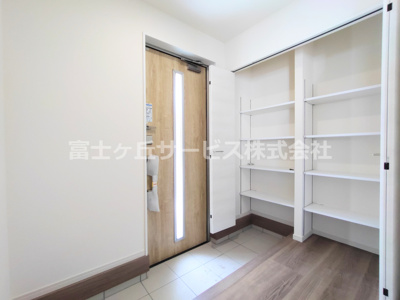 【玄関】 | 豊川市平井町 58期 新築一戸建て 1号棟 | ゆったりとした玄関です