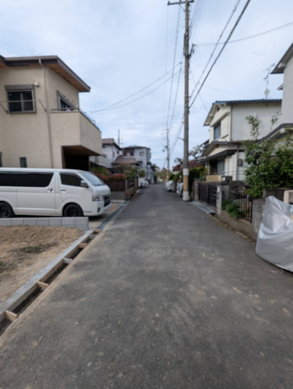 枚方市野村北町　新築一戸建ての前面道路含む現地写真|■物件内覧・資金計画相談・住宅ローン相談、リフォーム相談、お問合せ受付中■
※当日・翌日のご内覧、ご相談はお電話でのお問合せがスムーズです！