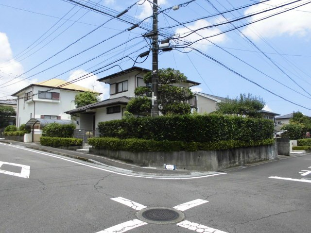 生目台東2丁目の前面道路含む現地写真