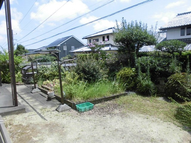 生目台東2丁目の庭