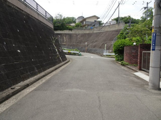 【前面道路含む現地写真】 | 川西市湯山台2丁目　建築条件無土地