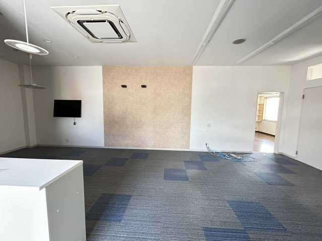 北屋敷事務所（倉庫付き）の内装