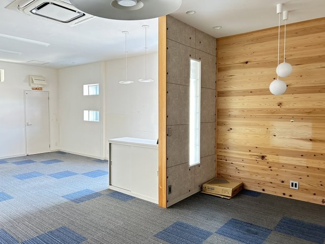 北屋敷事務所（倉庫付き）の内装