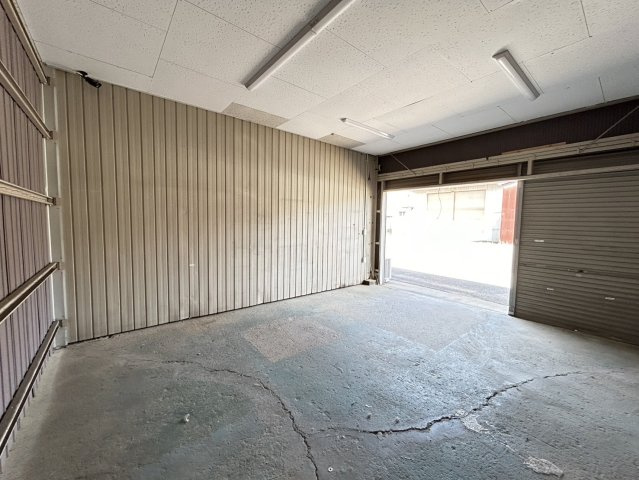 北屋敷事務所（倉庫付き）の内装