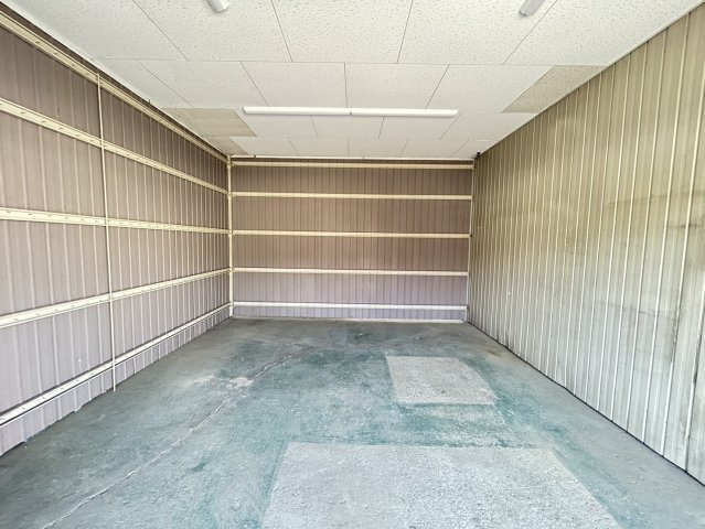 北屋敷事務所（倉庫付き）の内装