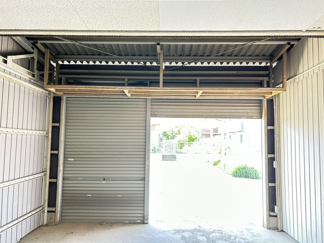 北屋敷事務所（倉庫付き）の内装