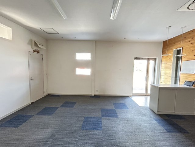 北屋敷事務所（倉庫付き）の内装