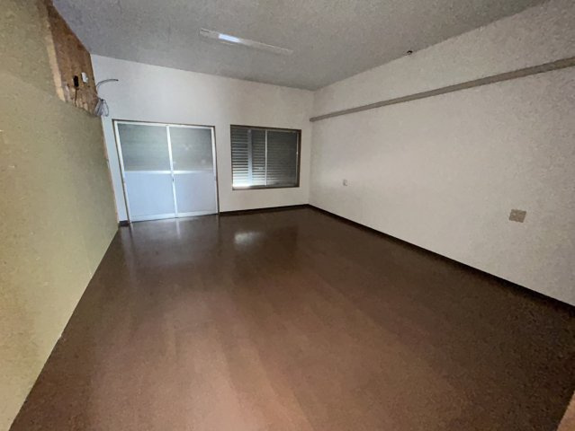 北屋敷事務所（倉庫付き）の内装