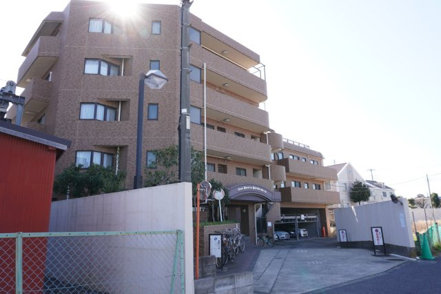 ライオンズマンション谷塚仲町の外観