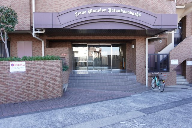 ライオンズマンション谷塚仲町のエントランス