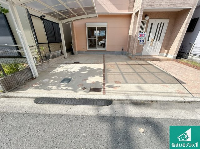 泉大津市清水町　中古一戸建ての外観|周辺は落ち着いた街並みの住宅地！子育てがしやすい住環境です！気になることがありましたら、お気軽にお問い合わせください！