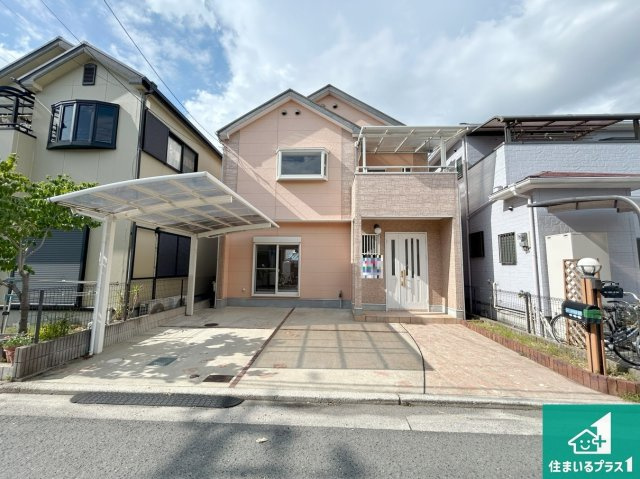 泉大津市清水町　中古一戸建ての外観|周辺は落ち着いた街並みの住宅地！子育てがしやすい住環境です！気になることがありましたら、お気軽にお問い合わせください！