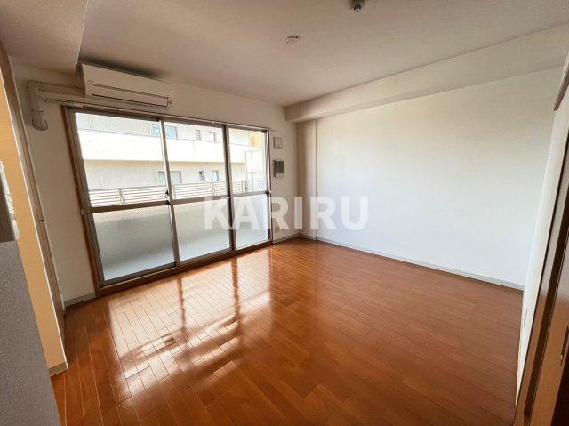 ウィスタリア京橋の居間・リビング