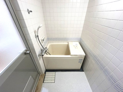 【浴室】 | 粕畠住宅2号棟 | 浴室　ご都合のよろしい日時に現地をご案内させて頂きます！是非、お問い合わせお待ちしております!!