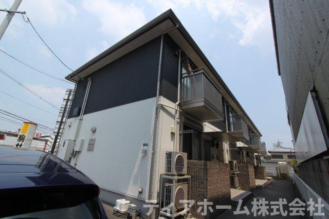 大和高田市栄町のハイツの外観