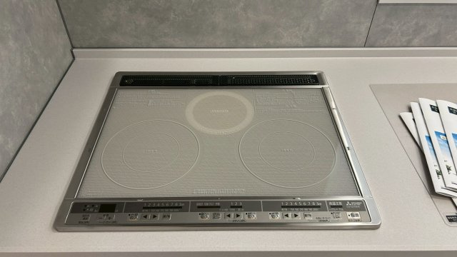 富士市富士岡１４期　全１棟の発電・温水設備|IHクッキングヒーター