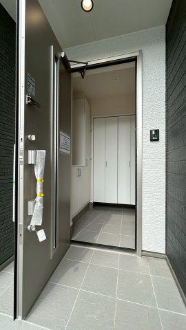 富士市富士岡１４期　全１棟の玄関