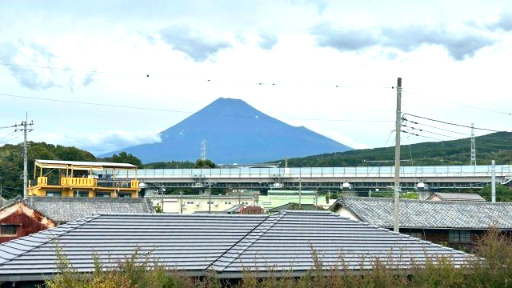 富士市富士岡１４期　全１棟の展望|２階の窓から大きな富士山を眺めることができます。