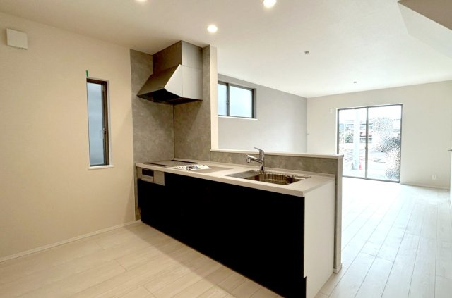富士市富士岡１４期　全１棟のキッチン|現地撮影