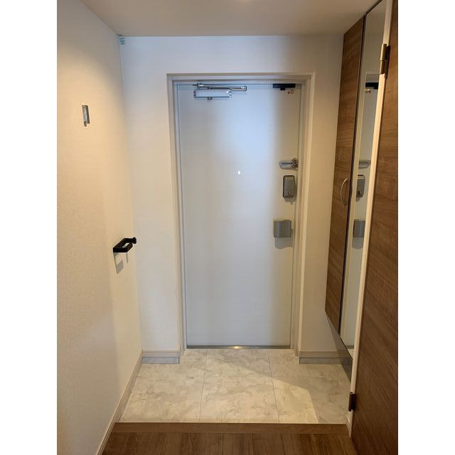 モアプラス井尻インディヴィの玄関