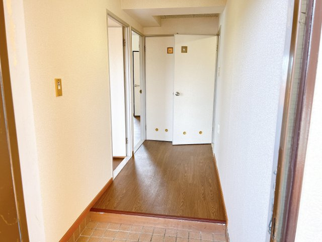 エシール共和の玄関