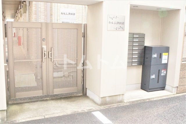 カルム津田沼のエントランス|オートロックもあり安心です♪宅配ボックスも付いてますよ