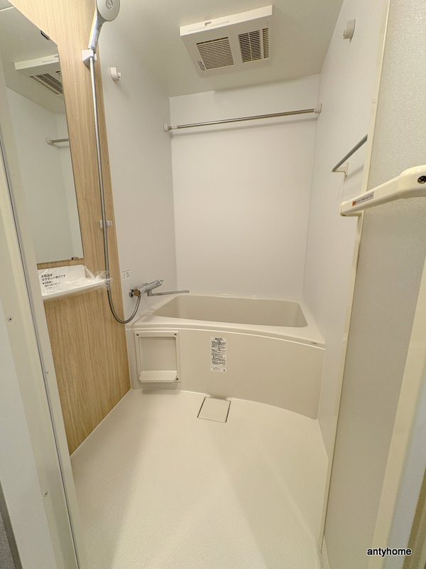 セレニテ新大阪エクラ　仲介手数料無料の浴室