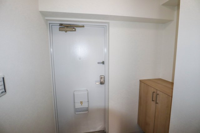 【玄関】 | ライオンズマンション中之島公園北 | 玄関にはシューズボックスが有ります♪