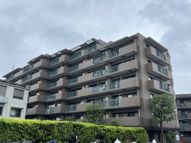 角部屋だからこその広きバルコニー♪ペットも外を眺めてリフレッシュ【マイキャッスル三ツ境Ⅱ】リノベーションの外観