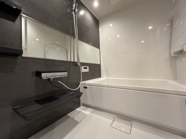 角部屋だからこその広きバルコニー♪ペットも外を眺めてリフレッシュ【マイキャッスル三ツ境Ⅱ】リノベーションの浴室|日々の疲れを癒すお風呂付です