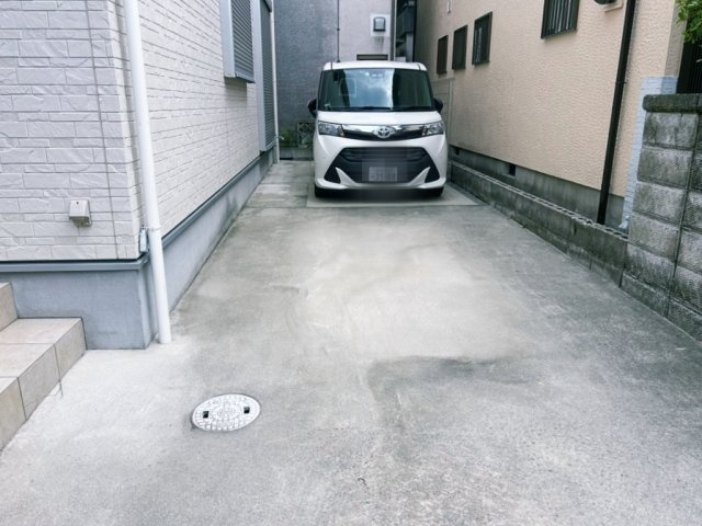 高師浜1丁目　平成30年築の駐車場