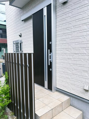 高師浜1丁目　平成30年築のエントランス