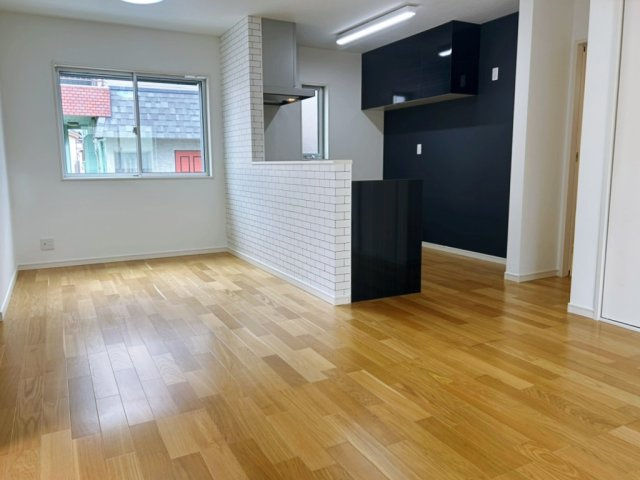 高師浜1丁目　平成30年築の居間・リビング