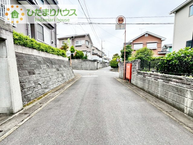 【前面道路含む現地写真】 | 阿見町大室　中古戸建 | 近隣に商業施設多数あり(^^)/