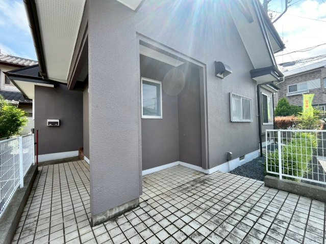 【その他】 | 阿見町大室　中古戸建 | 玄関前も広々しております。