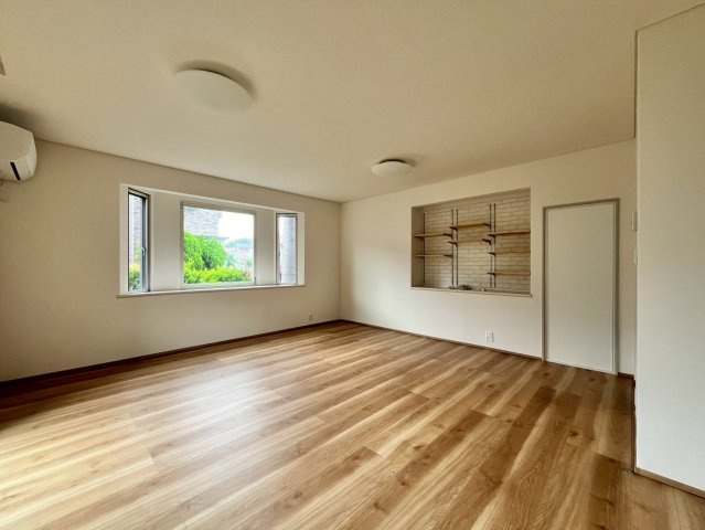 【居間・リビング】 | 阿見町大室　中古戸建 | 早くお仕事終わらせて、家に帰りたくなるようなリビングです(^^♪