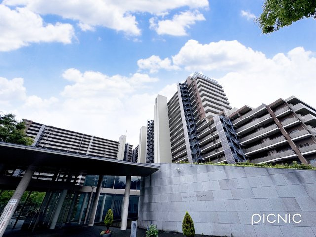 ニュートンプレイスの外観