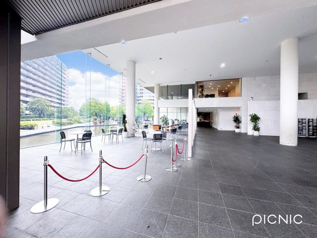 ニュートンプレイスのエントランス