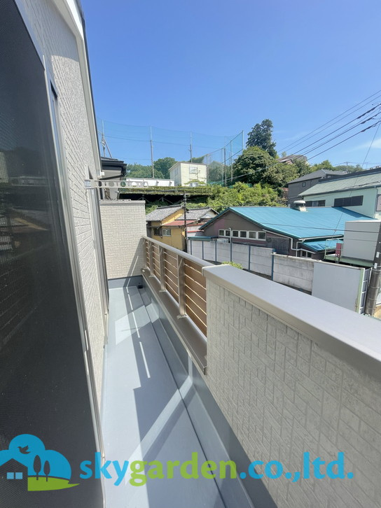 藤沢市西富4期　新築戸建　全2棟2号棟のバルコニー