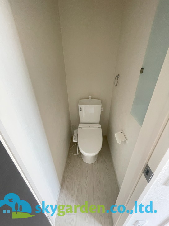 藤沢市西富4期　新築戸建　全2棟2号棟のトイレ